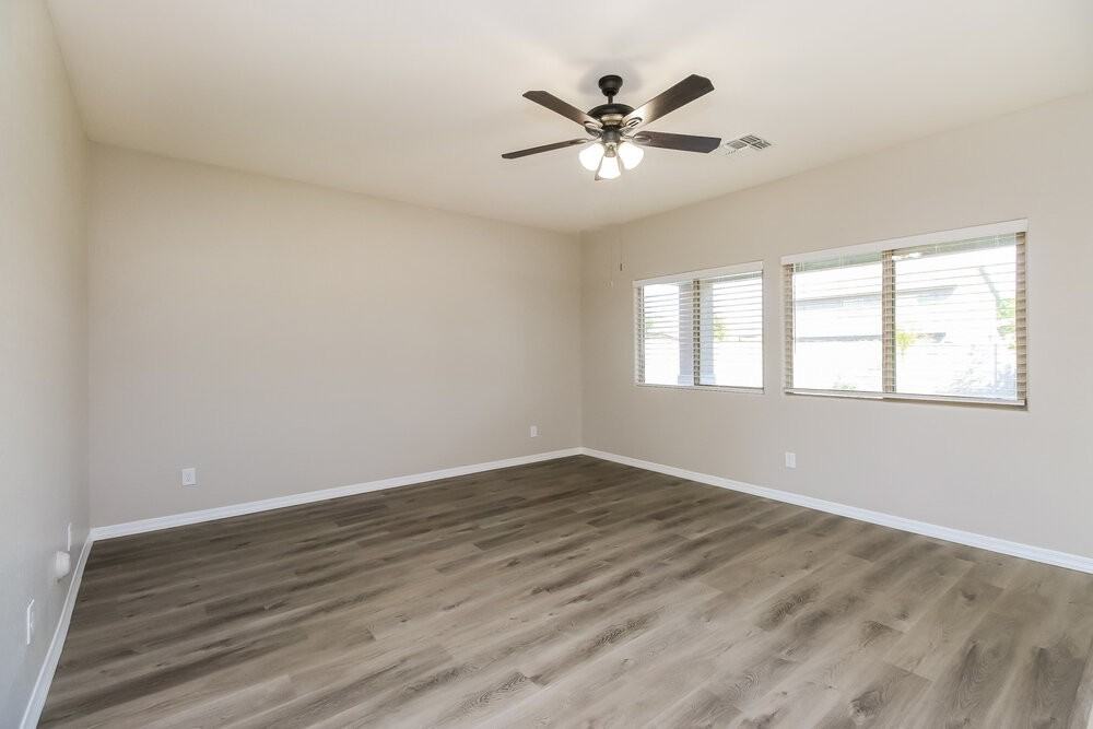 1458 W Alder Rd - Photo 4 of 17