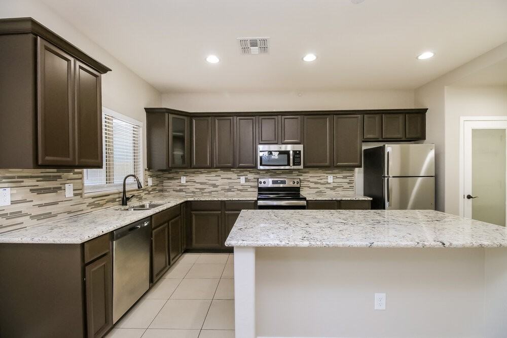 1458 W Alder Rd - Photo 7 of 17