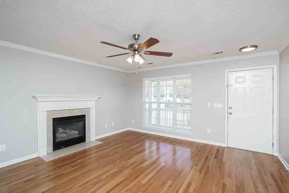 400 Hunters Path Ct - Photo 4 of 17