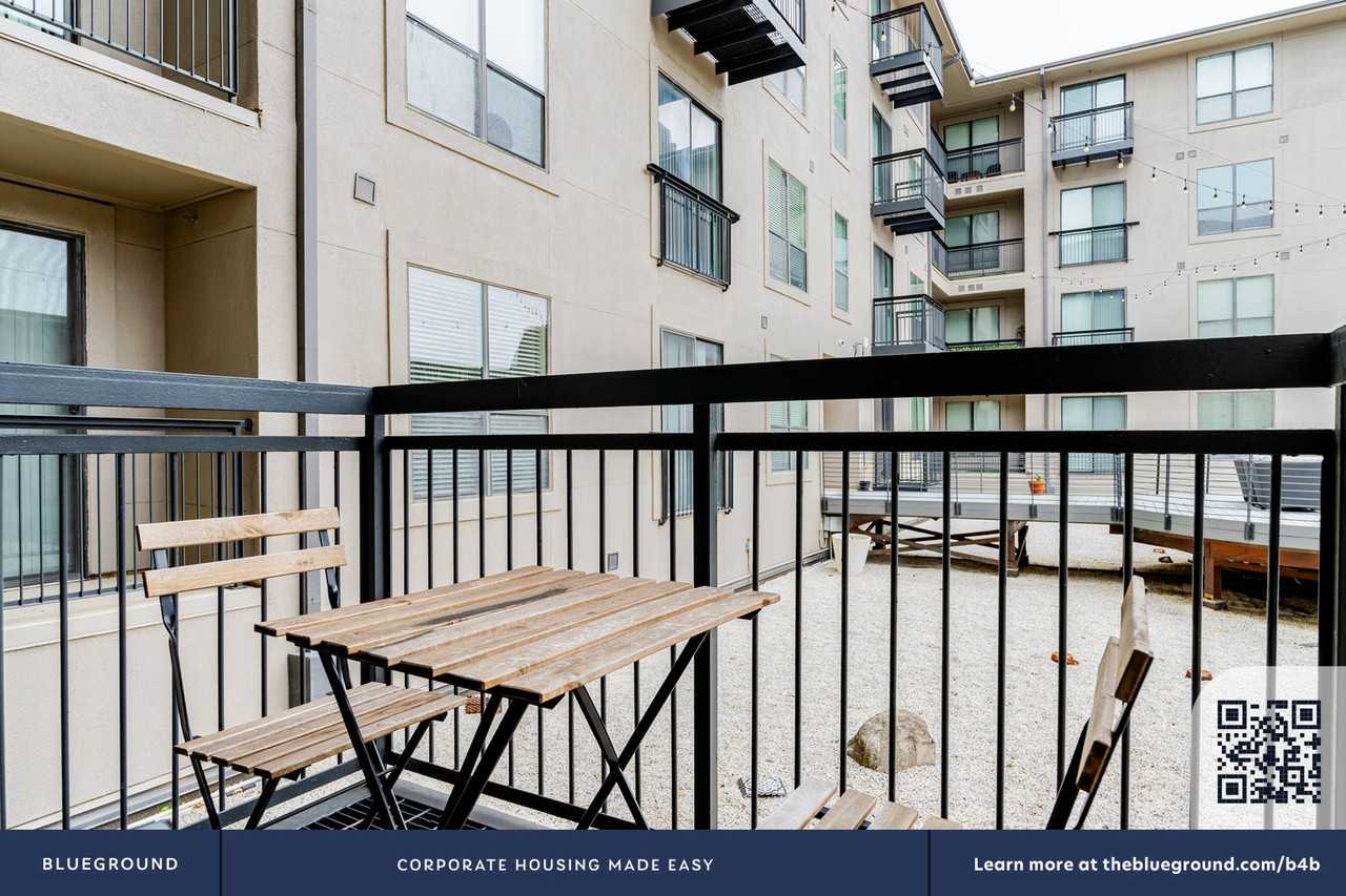 11501 Century Oaks Terrace - Photo 6 of 63