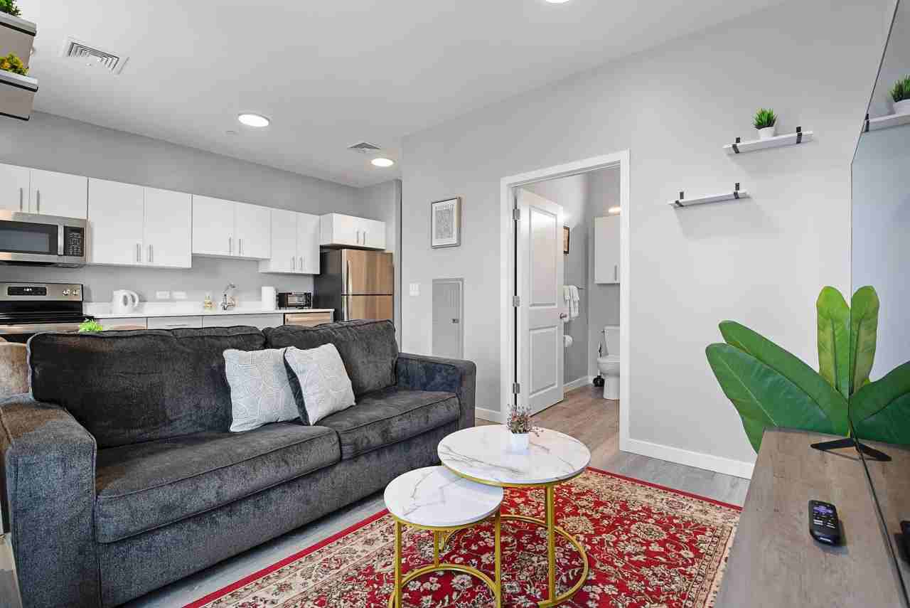 95 Broadway #1240348P - Photo 4 of 29