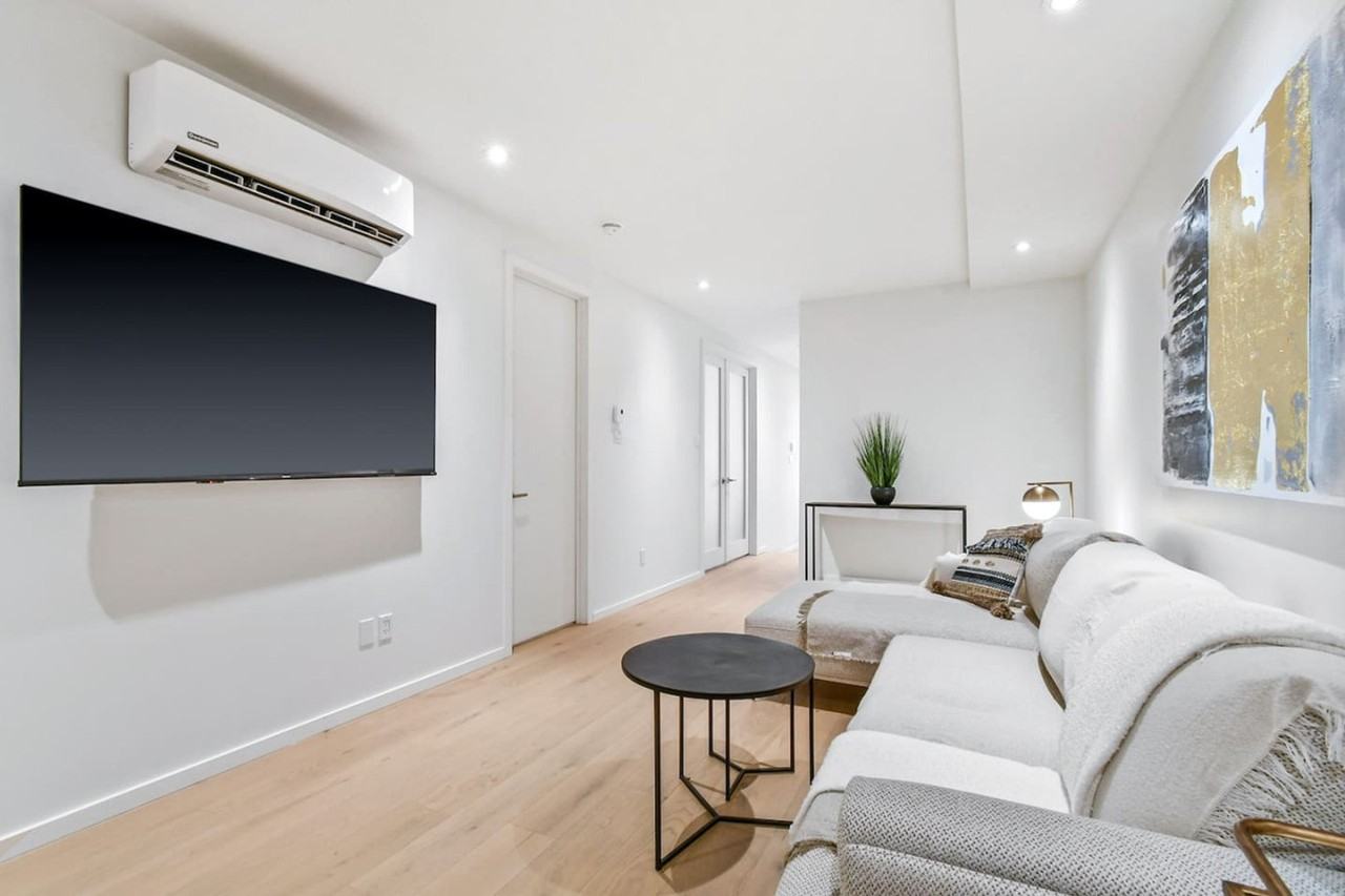 1285 Rue Rachel E #1061568P - Photo 2 of 23