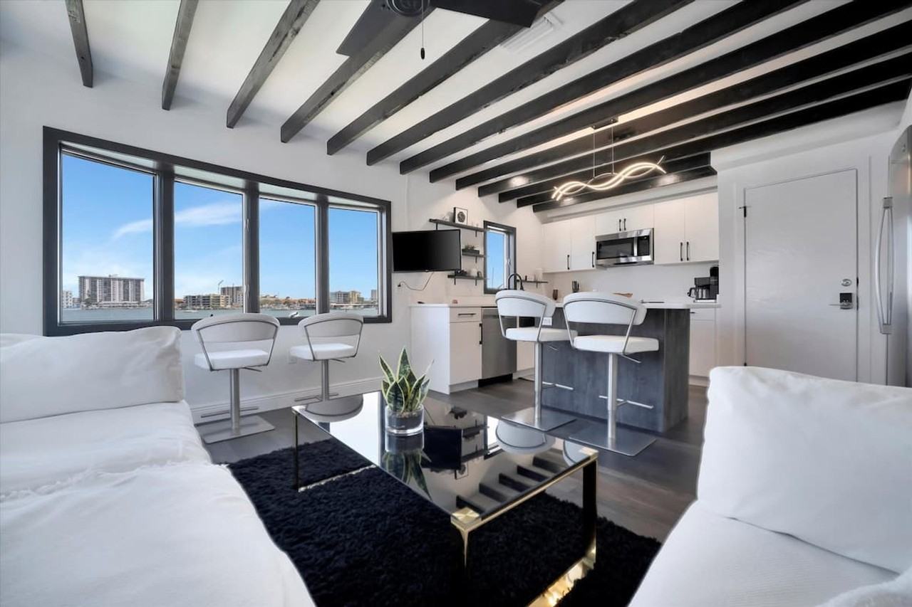 483 East Shore Drive - Photo 2 of 102