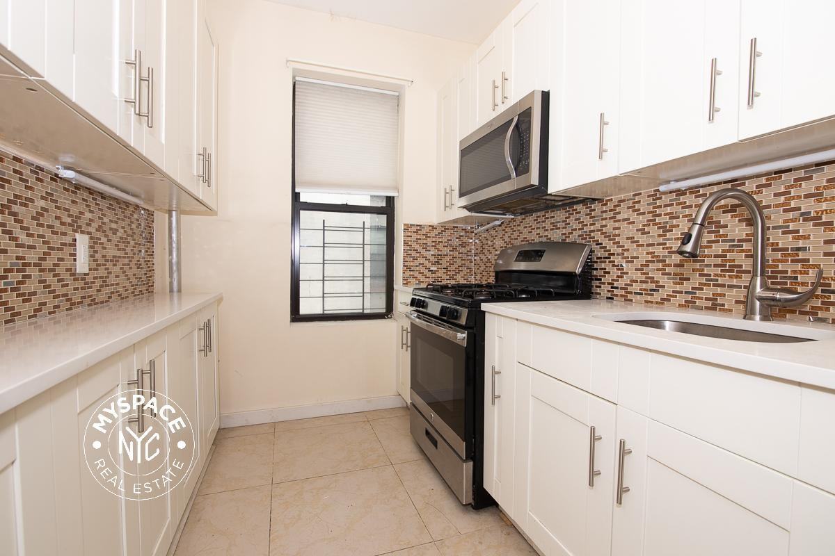 60 Clarkson Avenue #5B - Photo 5 of 12