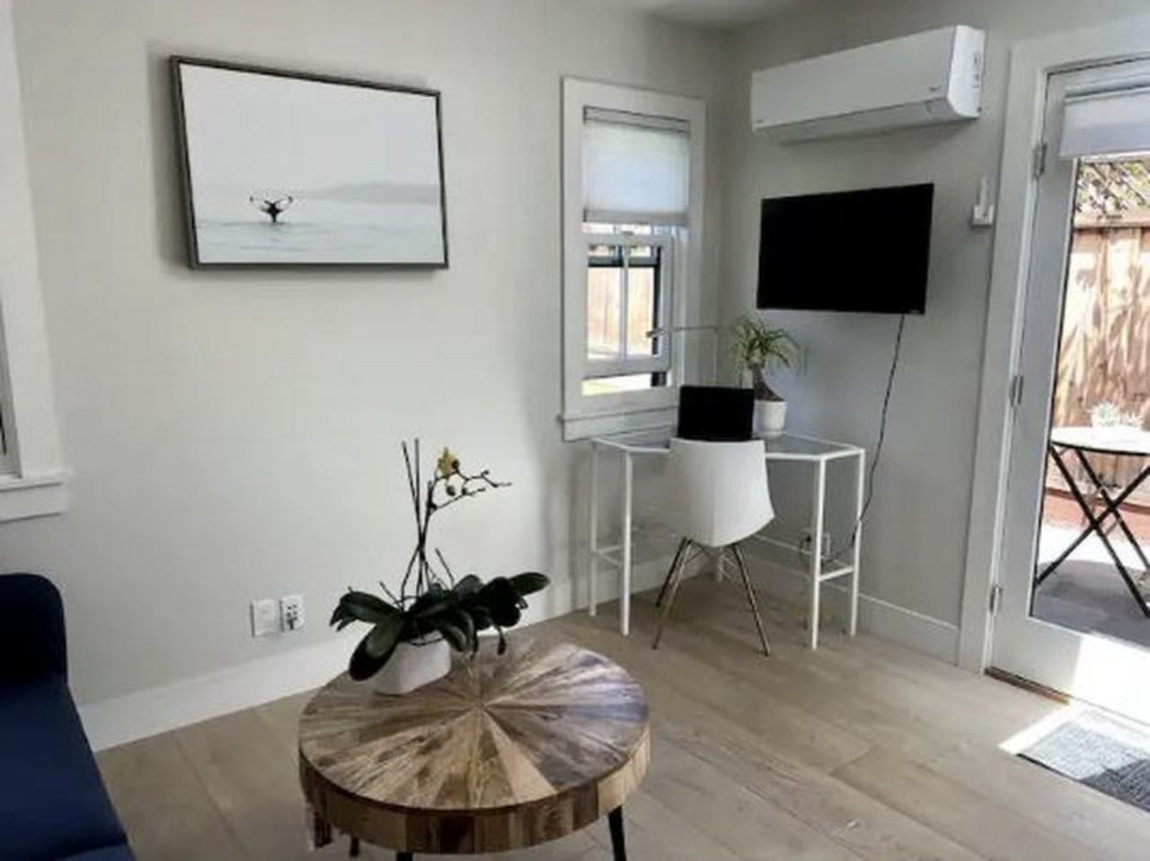581 University Ave #581A - Photo 2 of 16