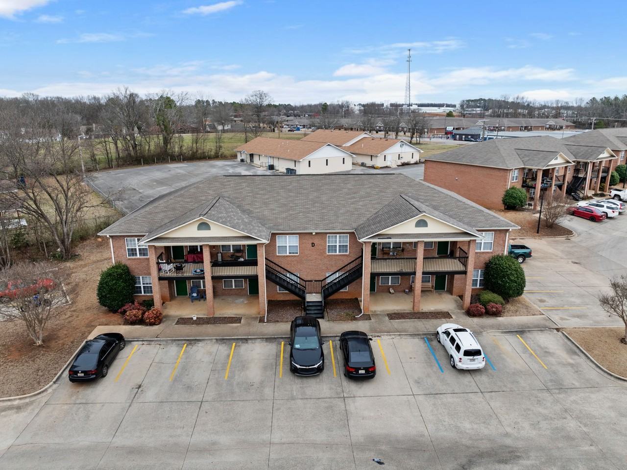 Oak Parc Apartments - Photo 3 of 4