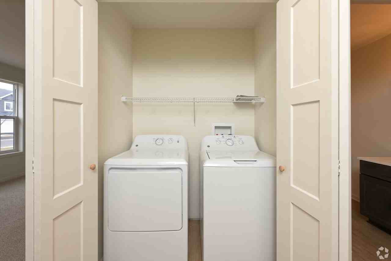 Kings Crossing Townhomes - Photo 5 of 6