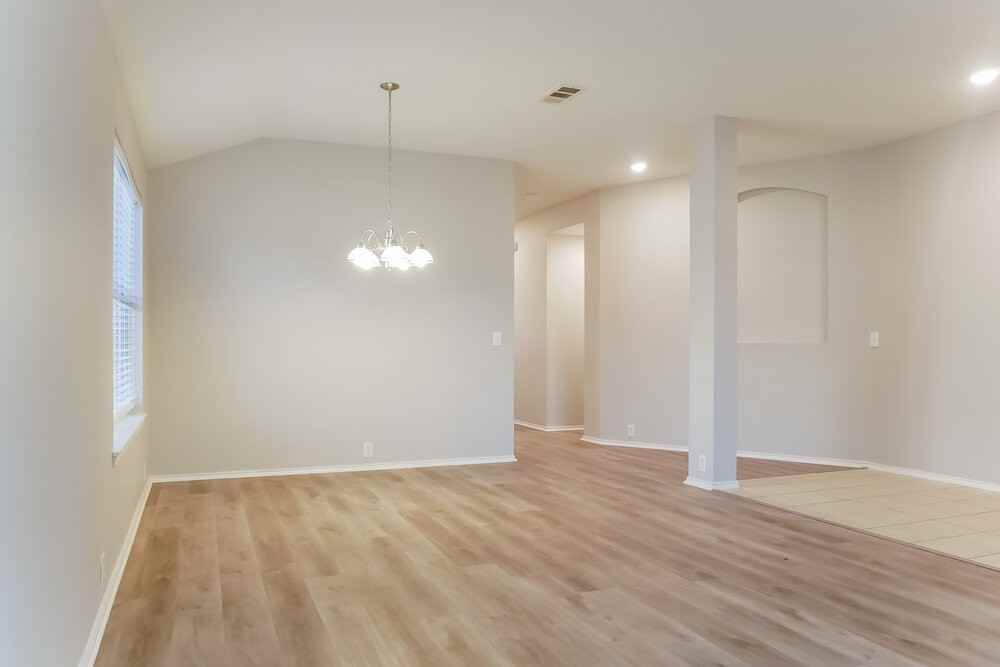 4004 Sonoma Dr - Photo 5 of 16