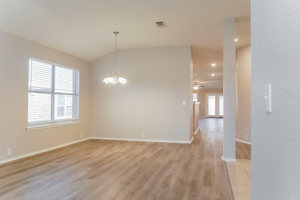 4004 Sonoma Dr - Photo 6 of 16
