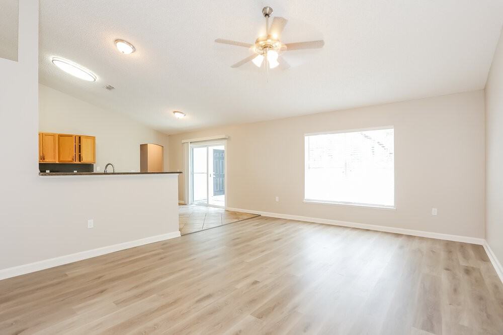 12356 Hickory Tree Ct - Photo 3 of 16