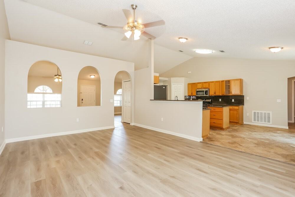 12356 Hickory Tree Ct - Photo 5 of 16
