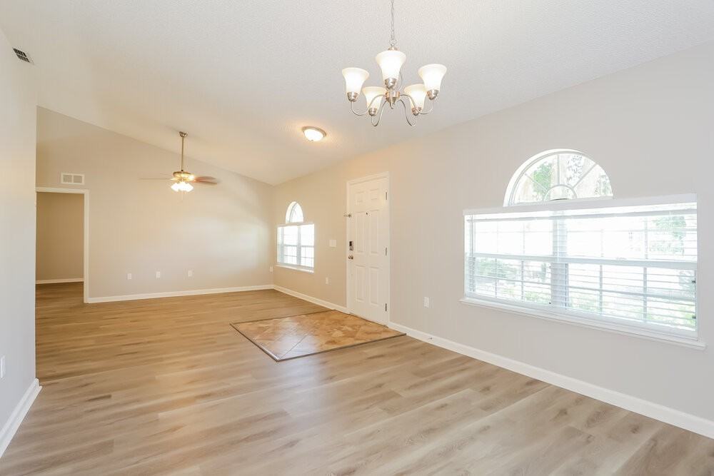 12356 Hickory Tree Ct - Photo 7 of 16