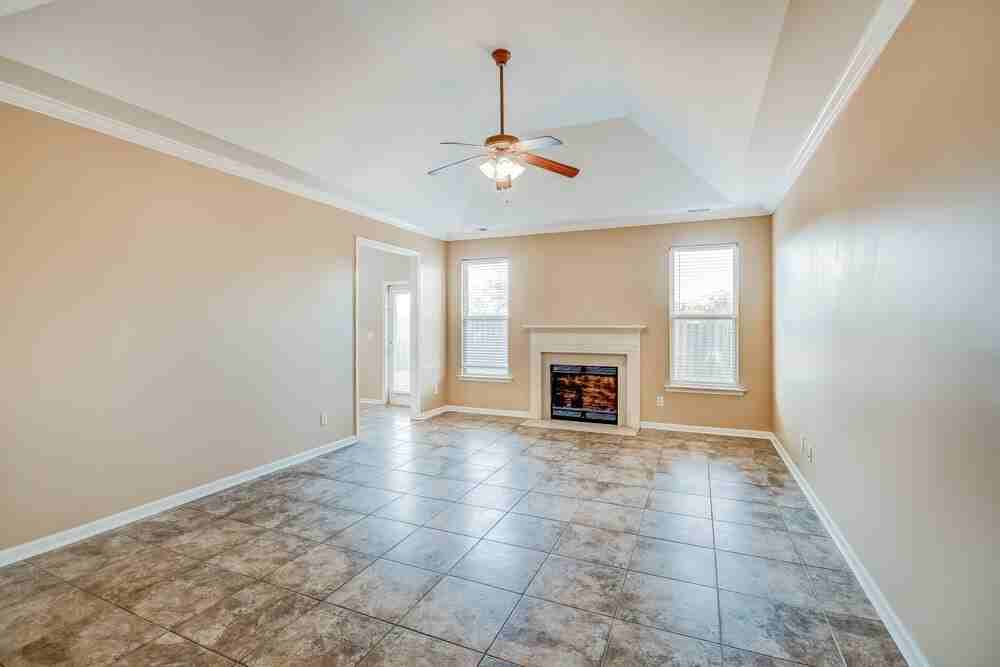 2122 Timberline Dr - Photo 5 of 19