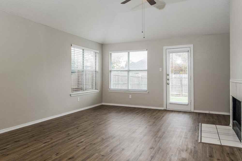 2864 Concho Trl - Photo 7 of 16