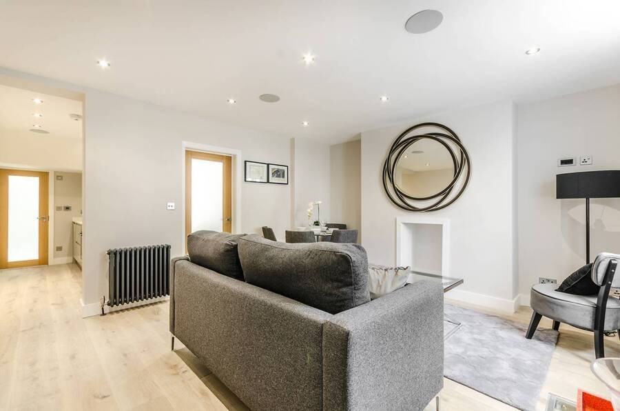 4323 E Fairmont Ave #3 - Photo 2 of 10