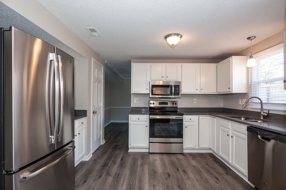 10800 Dungarvon Ct - Photo 7 of 17