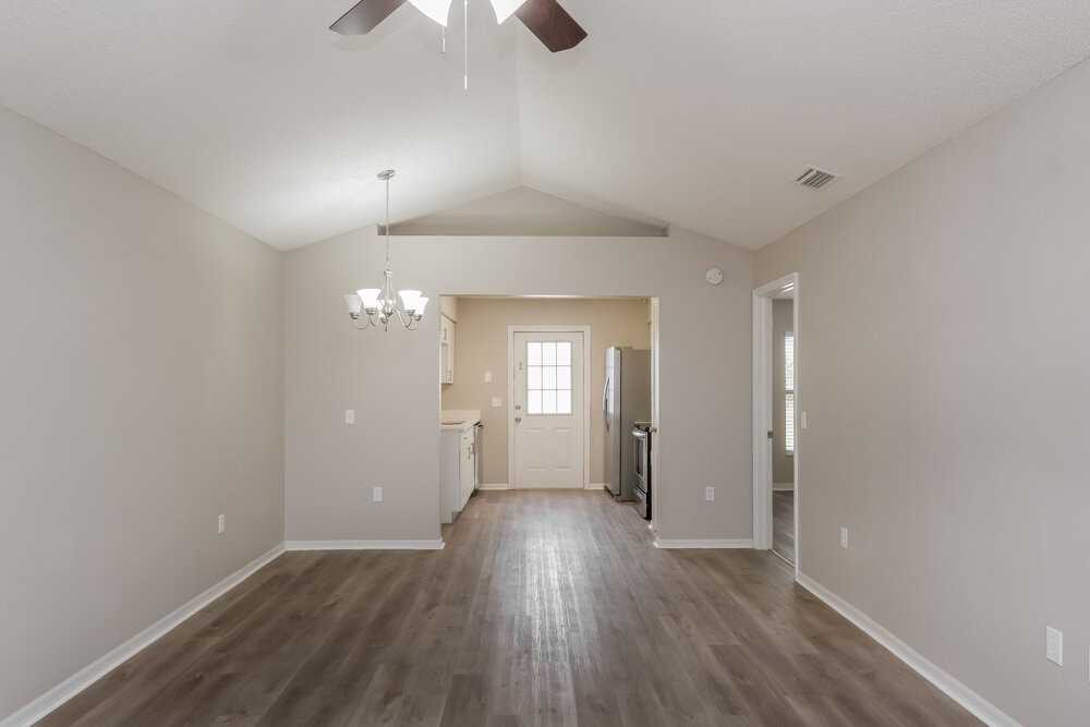 8308 Hedgeway Pl - Photo 4 of 16