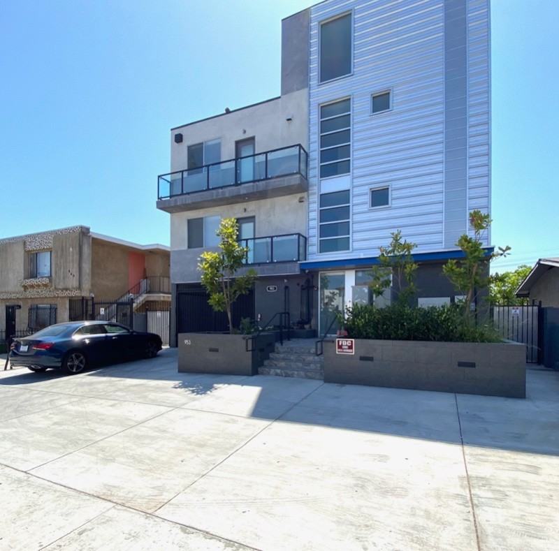 953 N Normandie Ave #201