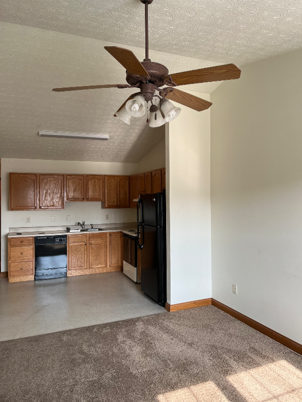 2257 Shamrock Ln - Photo 2 of 10