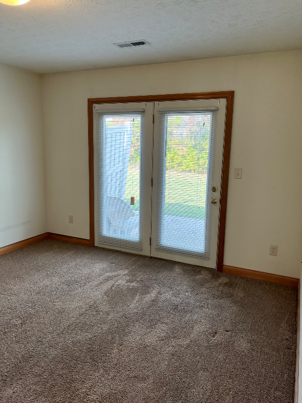 2257 Shamrock Ln - Photo 4 of 10