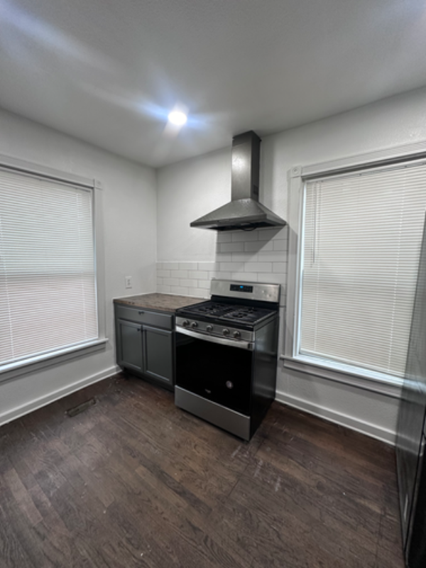 3304 Davenport St - Photo 3 of 23