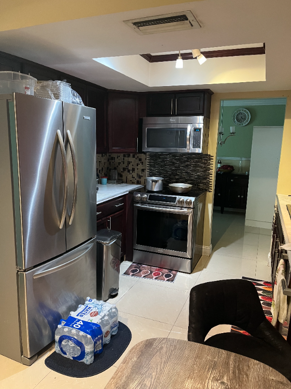 1 Margate Boulevard - Photo 2 of 10