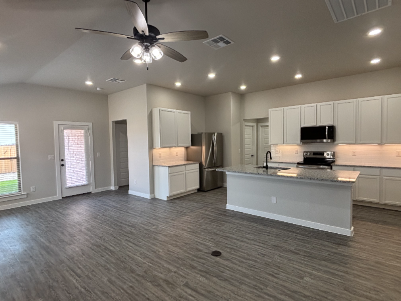 2321 136th St - Photo 3 of 20