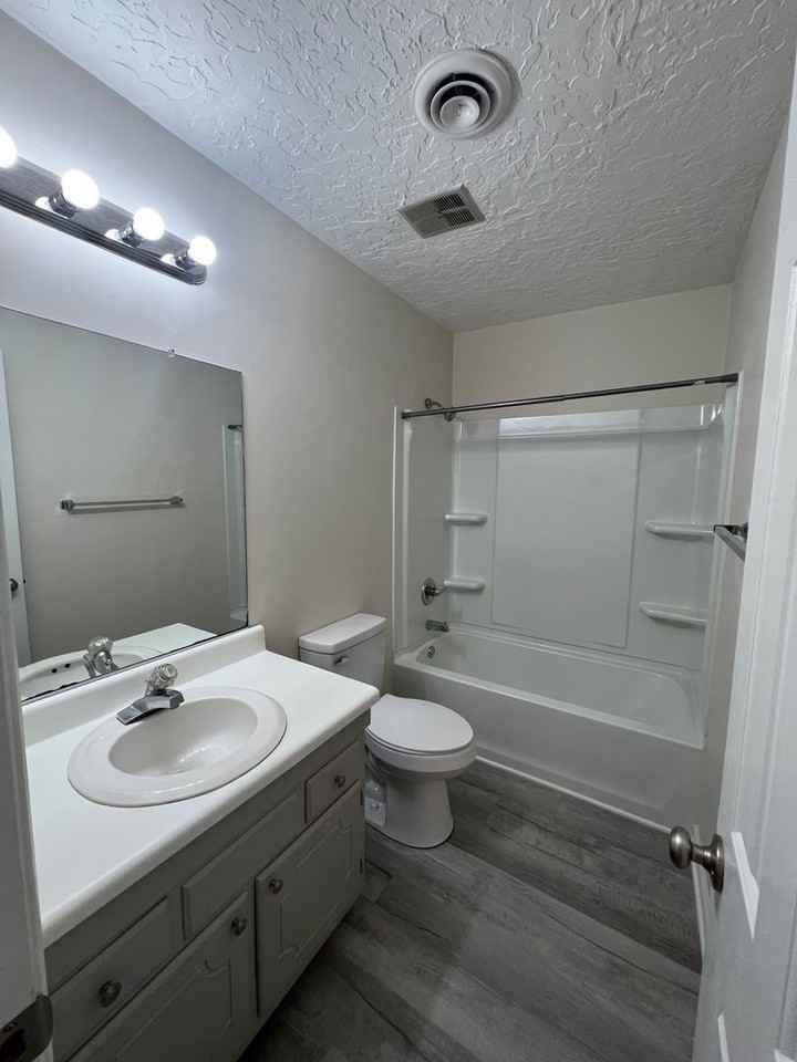 301 E Lake Dr #6 - Photo 7 of 8