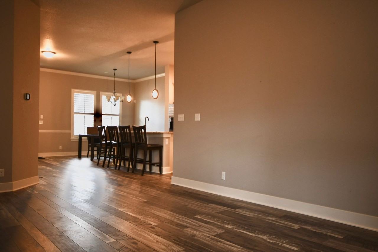 5512 Wabash St - Photo 4 of 15