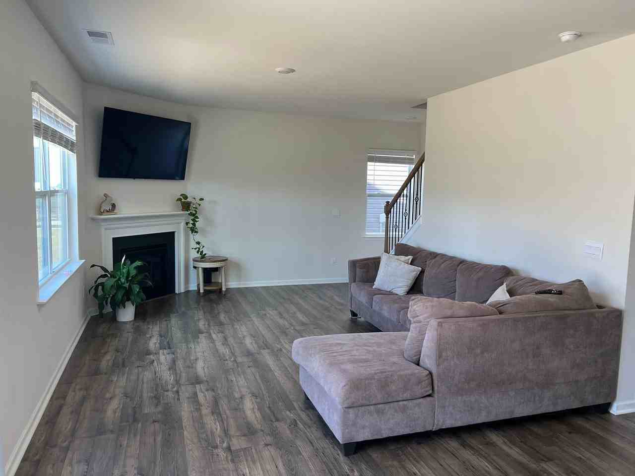 885 Honeybush Dr - Photo 2 of 24