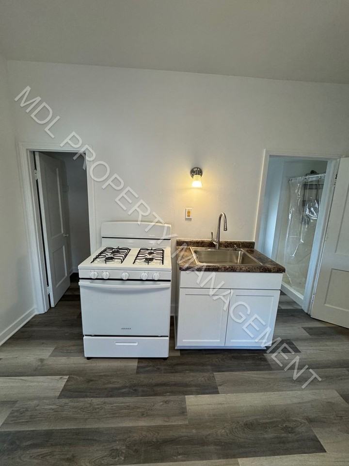 311 N Sherman St - Photo 2 of 8