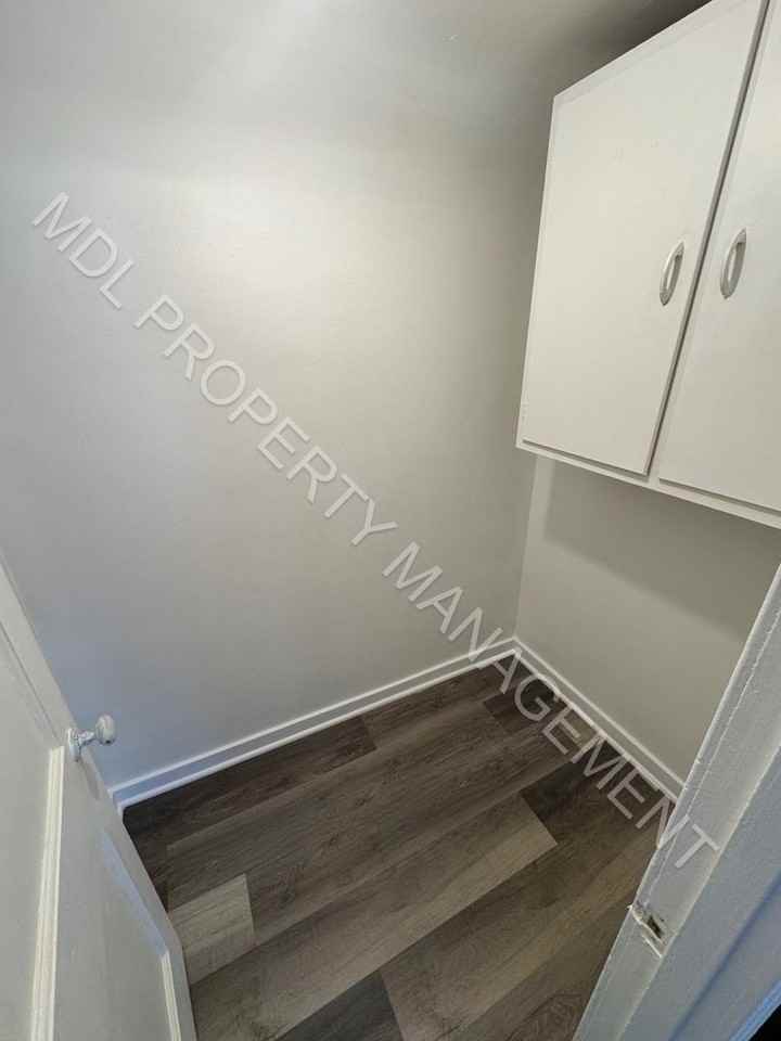 311 N Sherman St - Photo 3 of 8