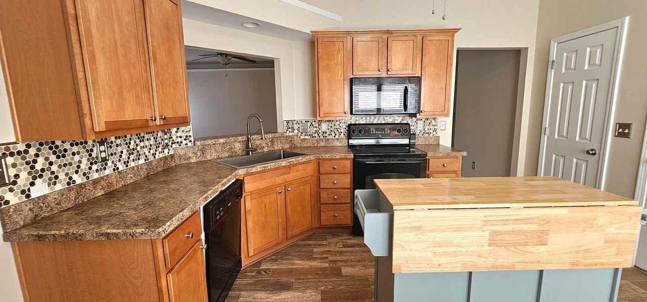 1593 Langley Dr - Photo 7 of 49
