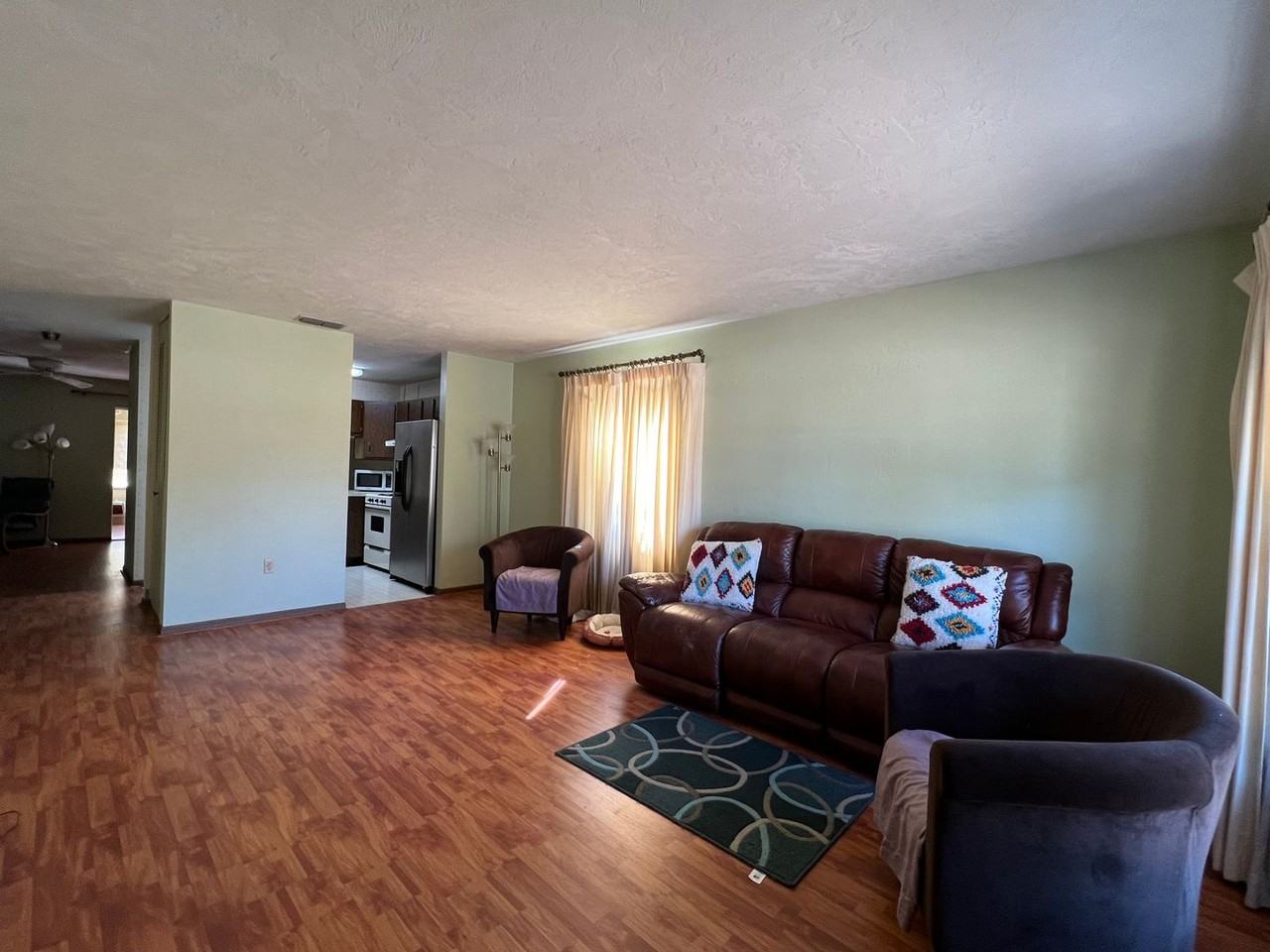 913 New Bedford Dr - Photo 2 of 21