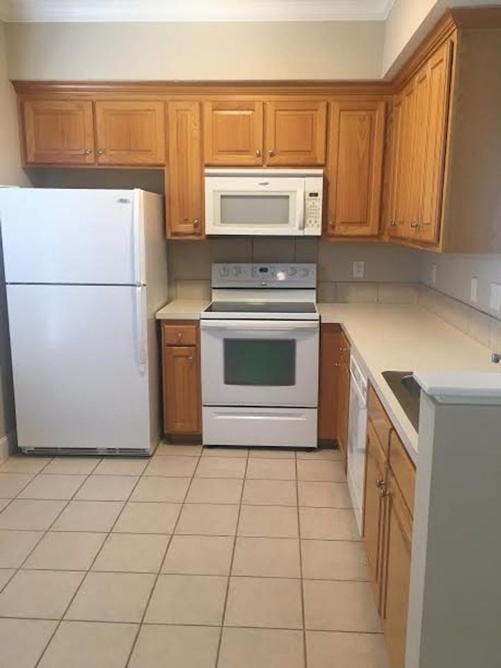 6331 Lakeside Ln - Photo 7 of 19