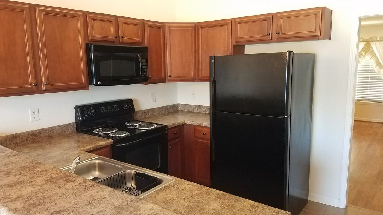 3938 Parkview Ct - Photo 6 of 21