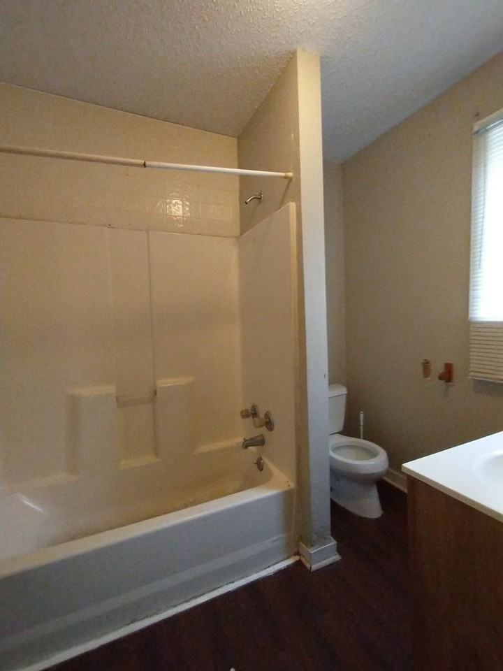 2256 N Jeanette Ave - Photo 3 of 8