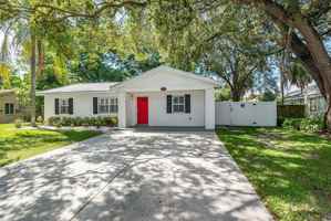 featured image of 3602 W Leona St