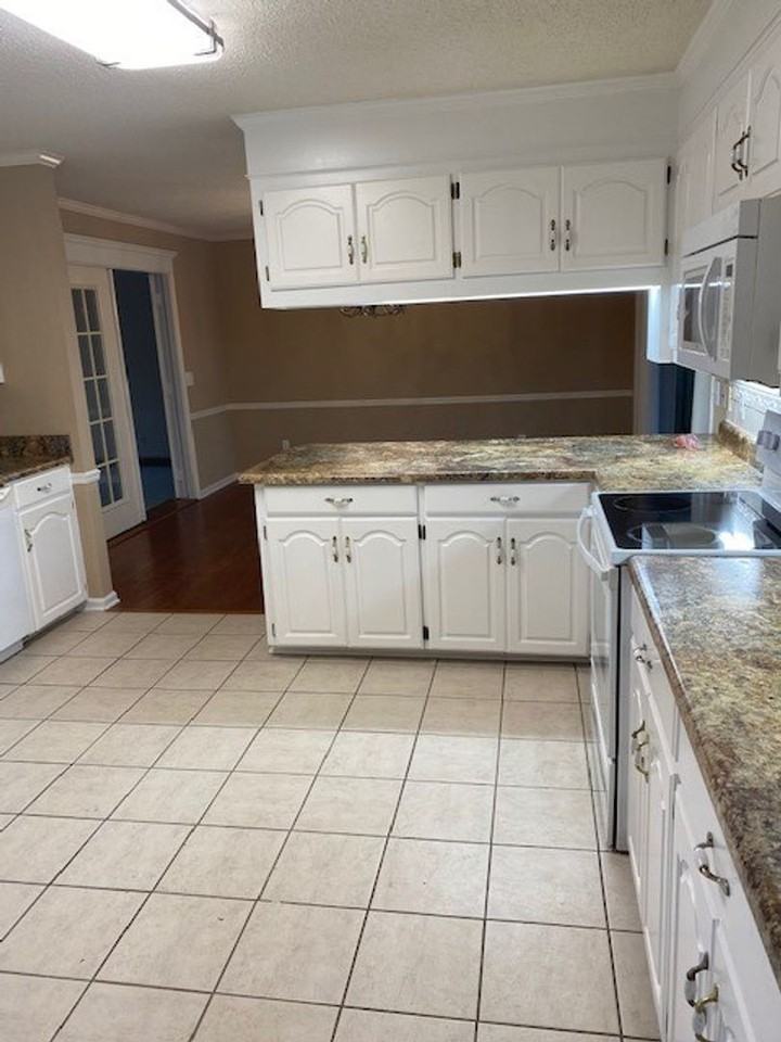 4712 Lakeview Estates Dr - Photo 7 of 30