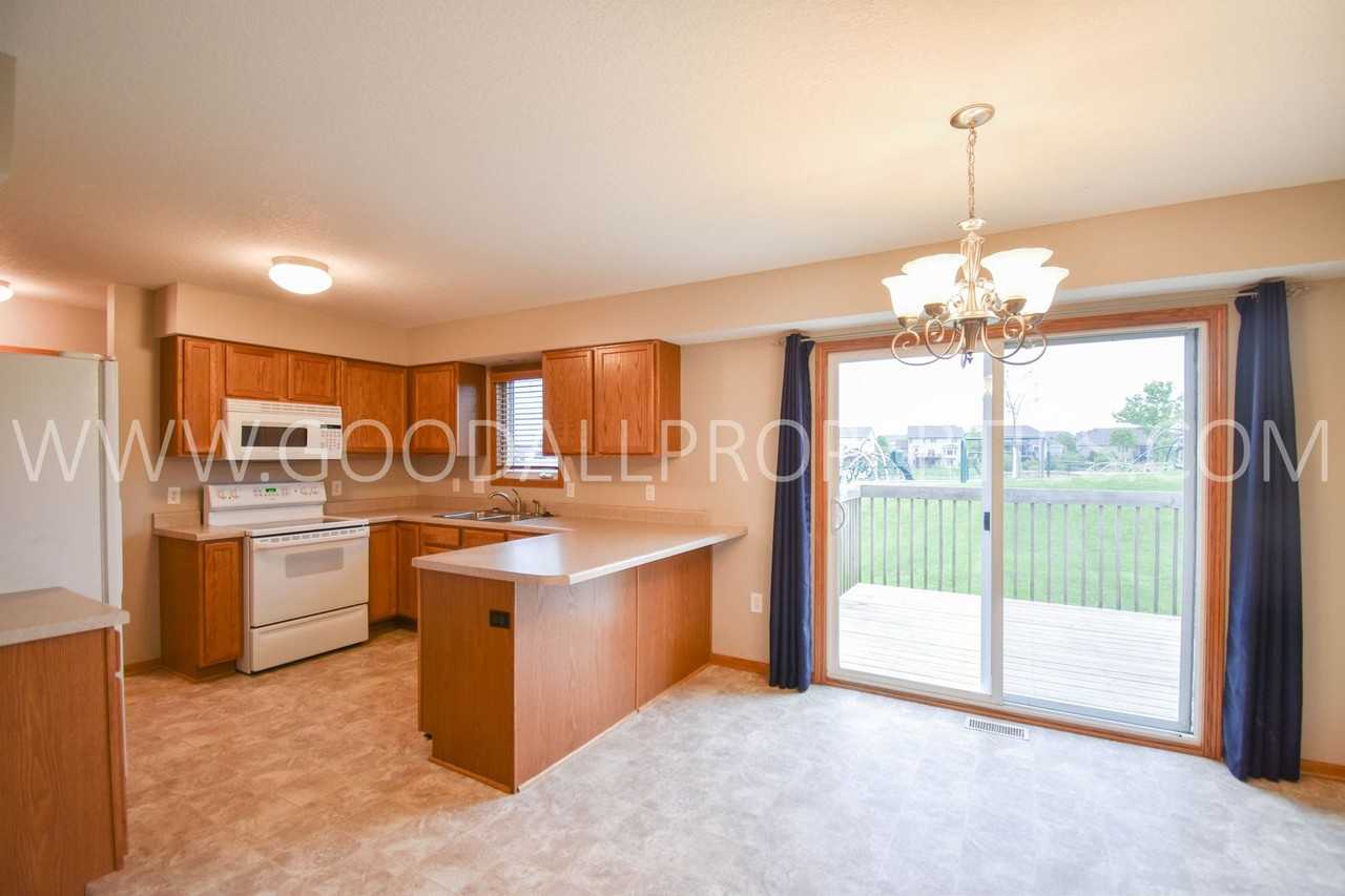 3108 Se 20th St - Photo 4 of 23