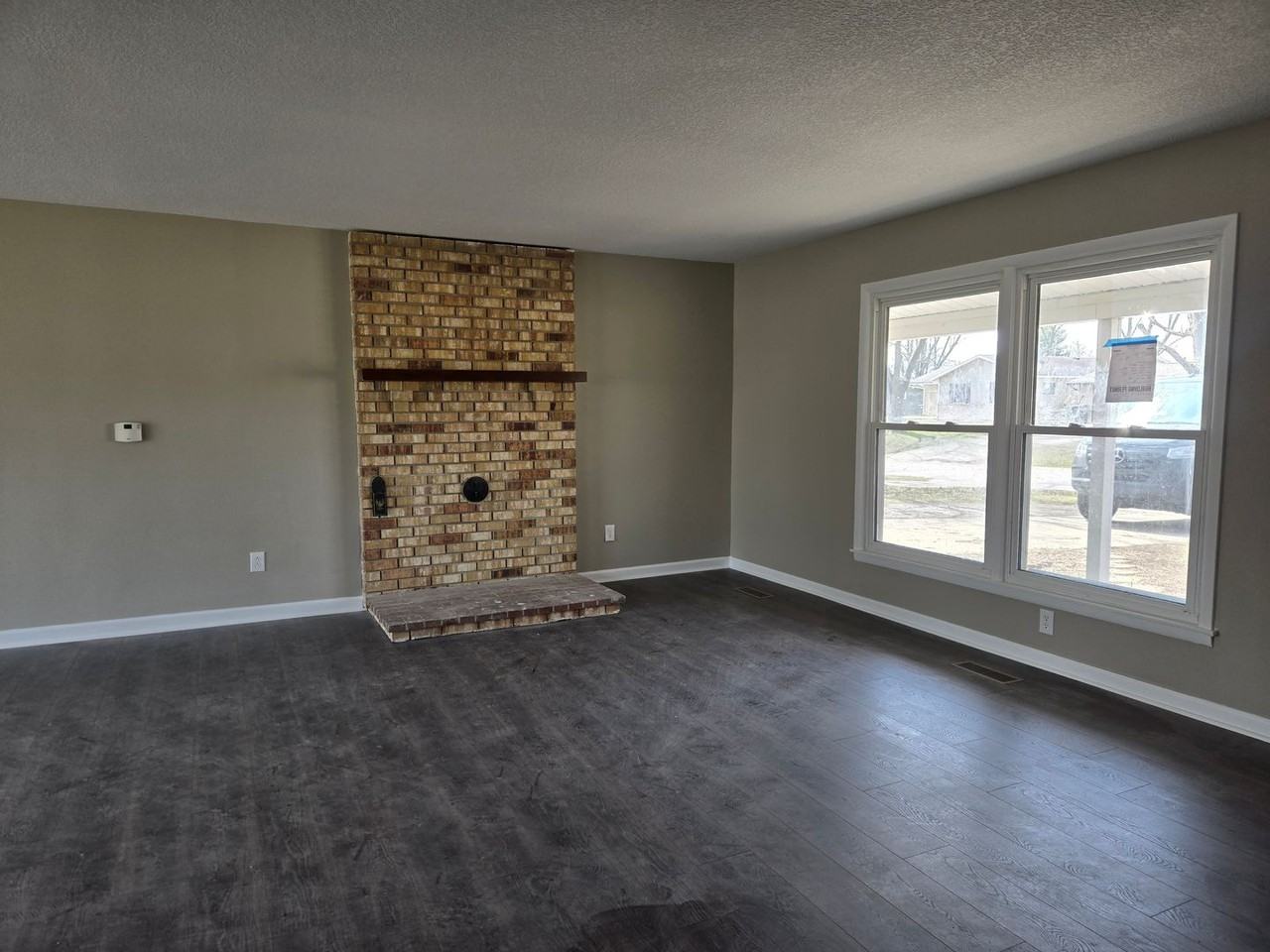 2812 Inwood Dr - Photo 3 of 15