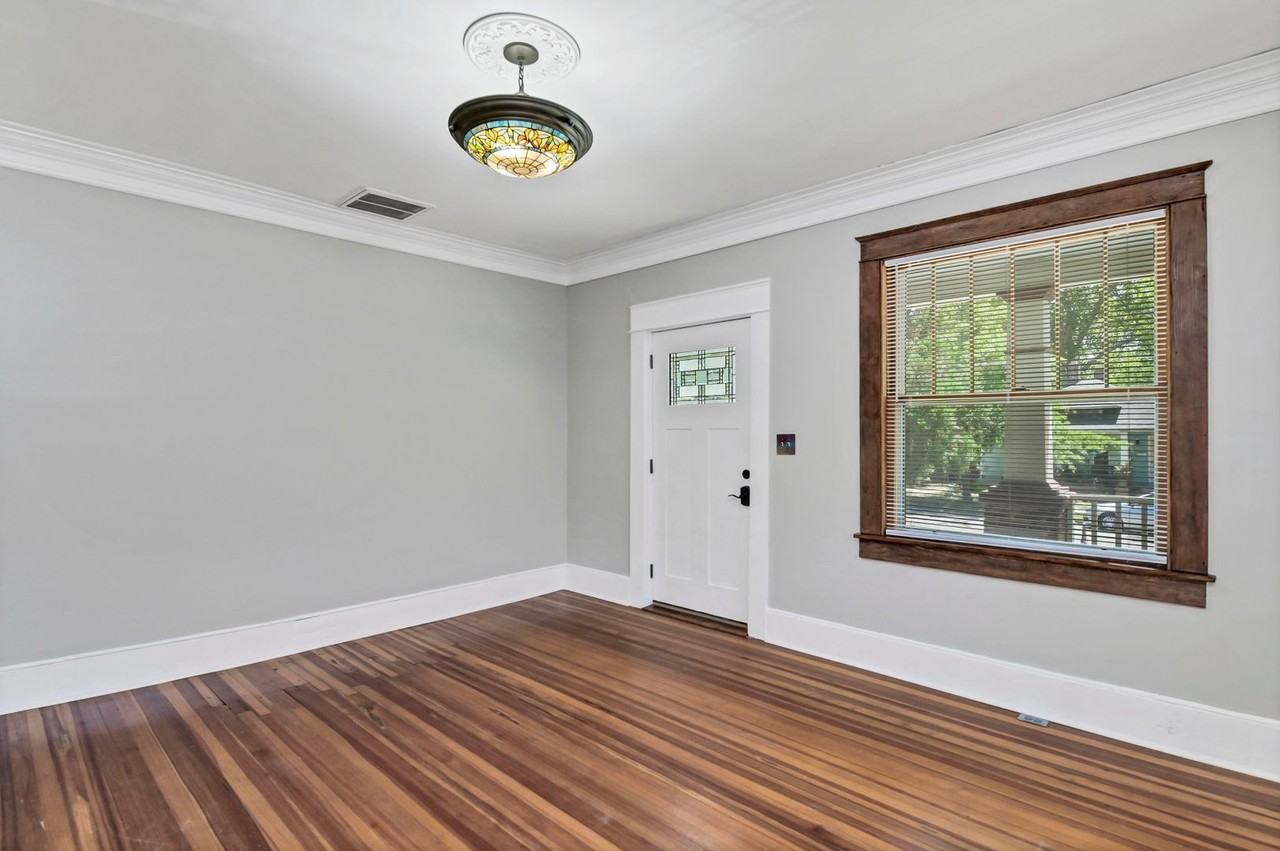 1417 Victoria St - Photo 3 of 30