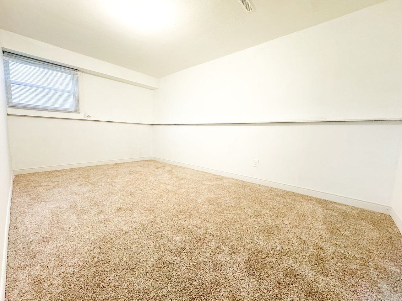 2288 Manley Dr - Photo 3 of 11