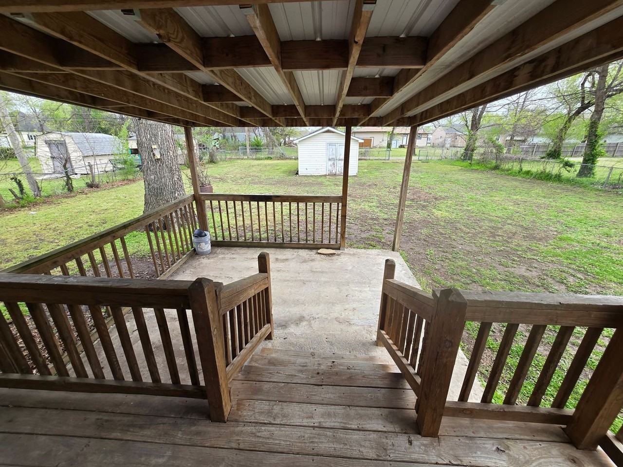 107 S Mayes St - Photo 2 of 13