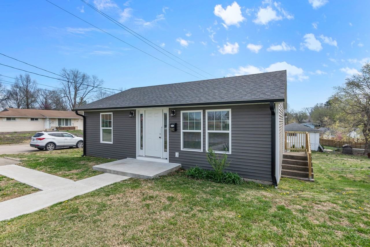 502 Blanche St - Photo 2 of 20