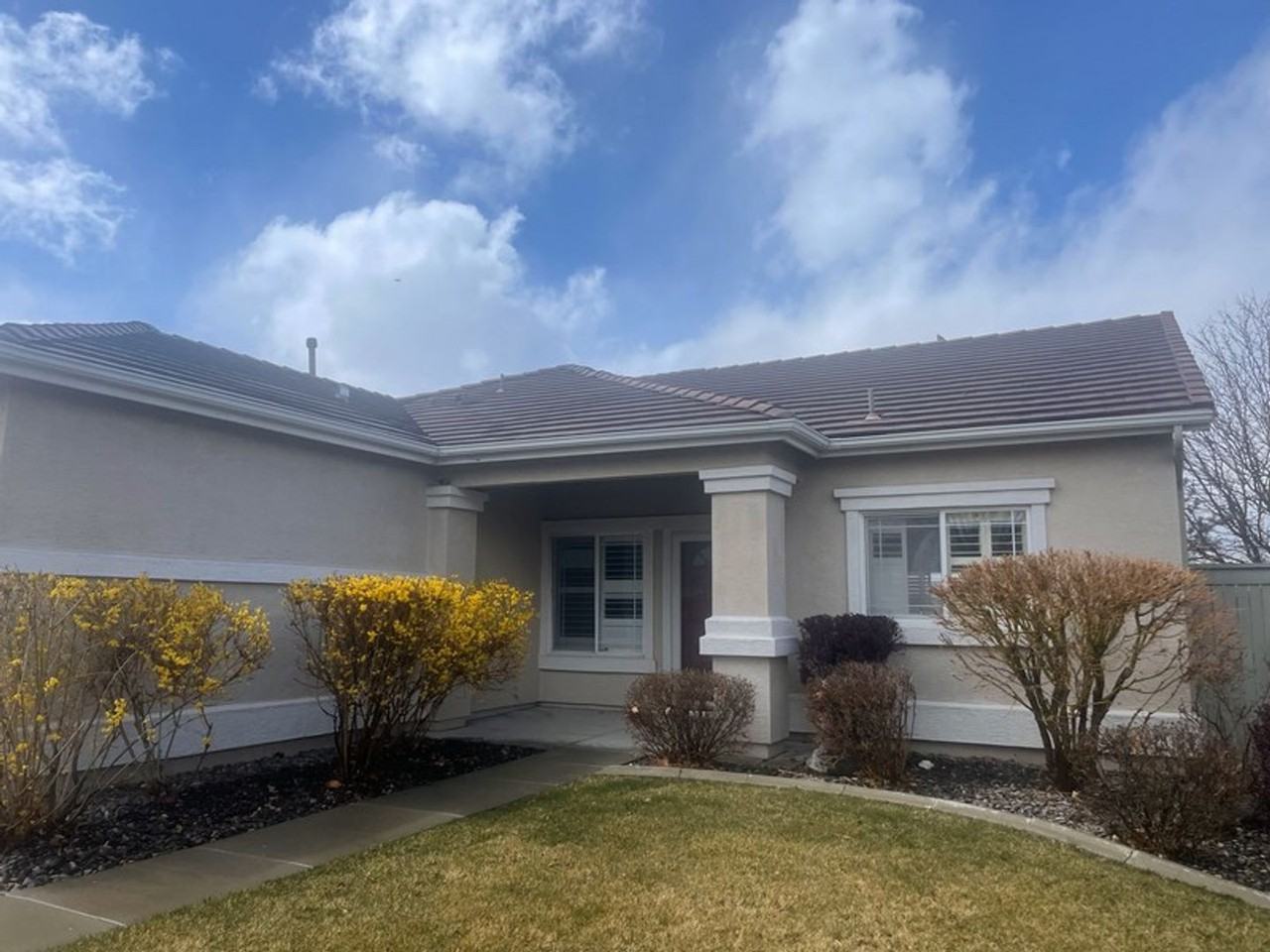 1585 Canyonlands Ct - Photo 2 of 15