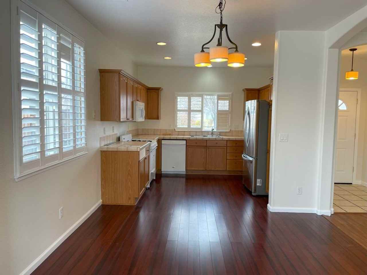 1585 Canyonlands Ct - Photo 4 of 15