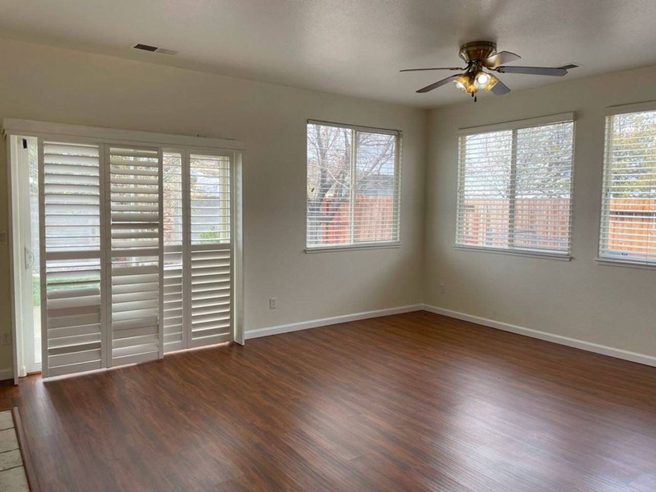 1585 Canyonlands Ct - Photo 5 of 15