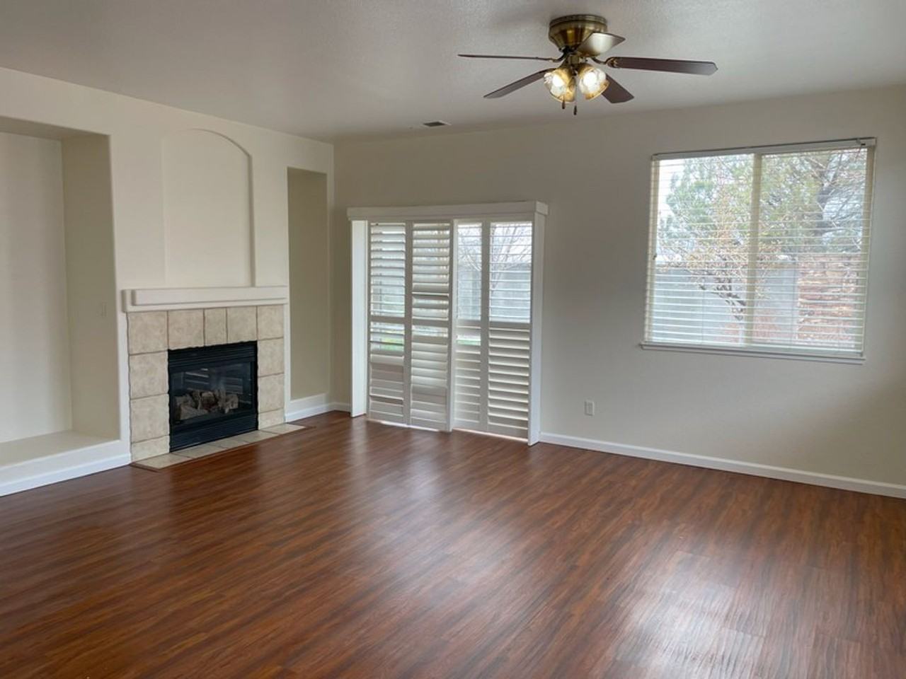 1585 Canyonlands Ct - Photo 6 of 15