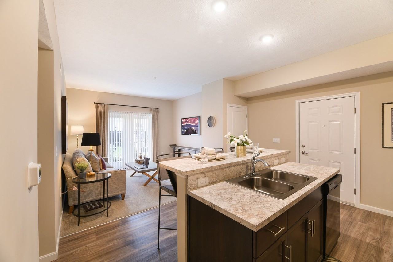 Residence at Cooks Pointe - Photo 3 of 24